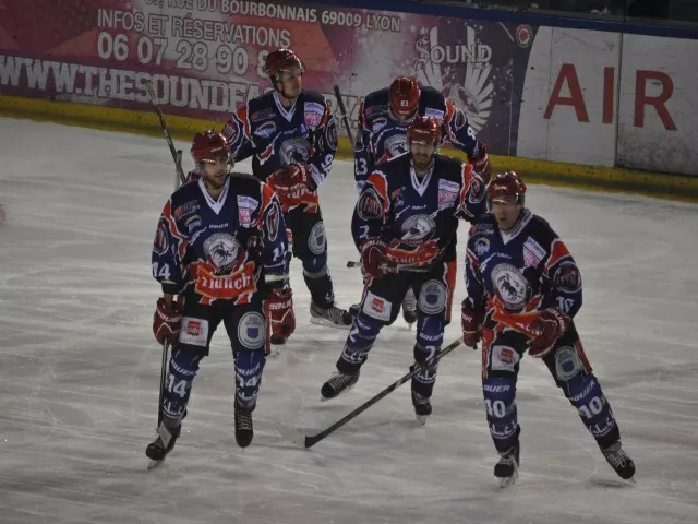 Le LHC s'impose face à Morzine pour le premier match des play-downs (3-4)