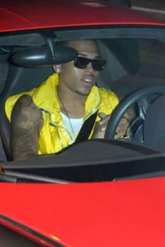 Chris Brown , voleur de téléphone ?