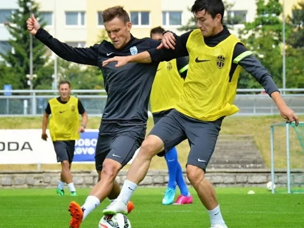 Football : exilé en République Tchèque, un jeune Lyonnais recherche un club