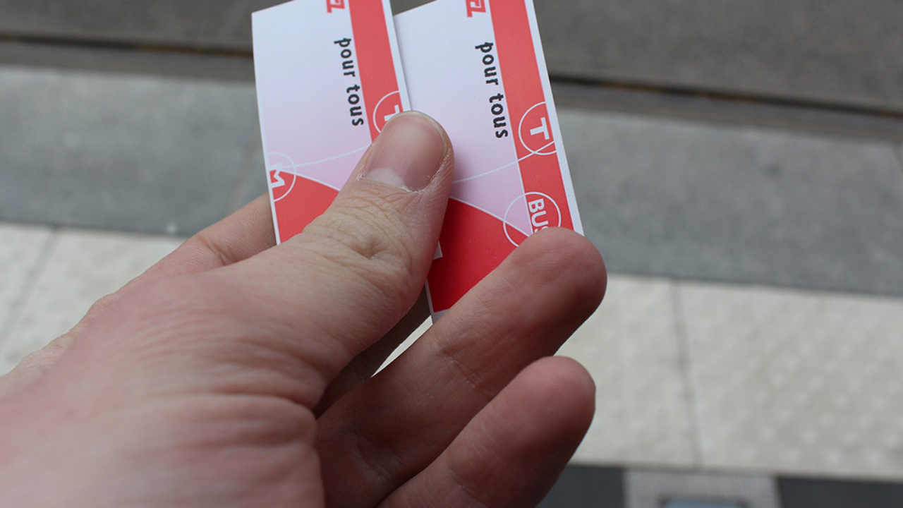 comment acheter un ticket de bus tcl