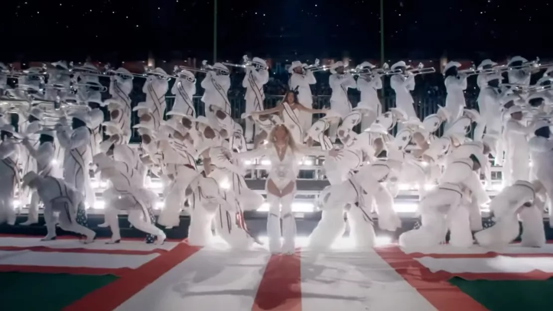 Beyoncé triomphe sur scène lors du half-time show de la NFL !