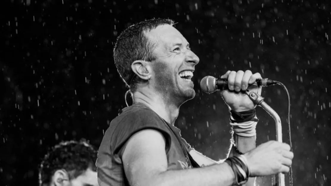 Coldplay : L'impressionnante chute de Chris Martin sur scène !