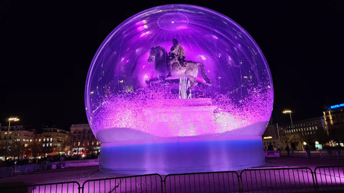 Fête des Lumières à Lyon : la boule à neige de la place Bellecour désignée œuvre préférée des visiteurs