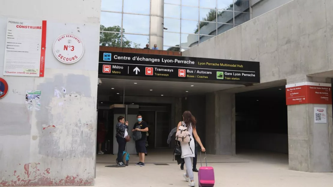 La passerelle de Perrache démolie à partir de lundi à Lyon