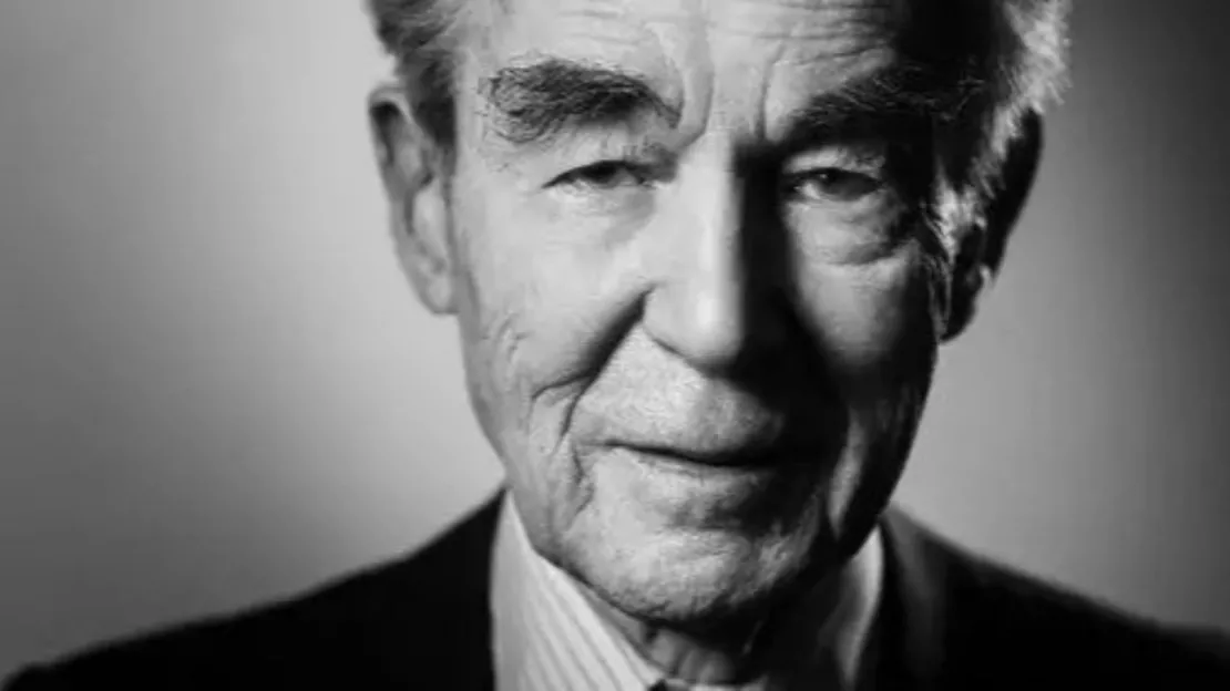 "Nous perdons un homme d’Etat sans égal, dont les combats honorent à jamais notre pays" : l'hommage de Grégory Doucet après le décès de Robert Badinter