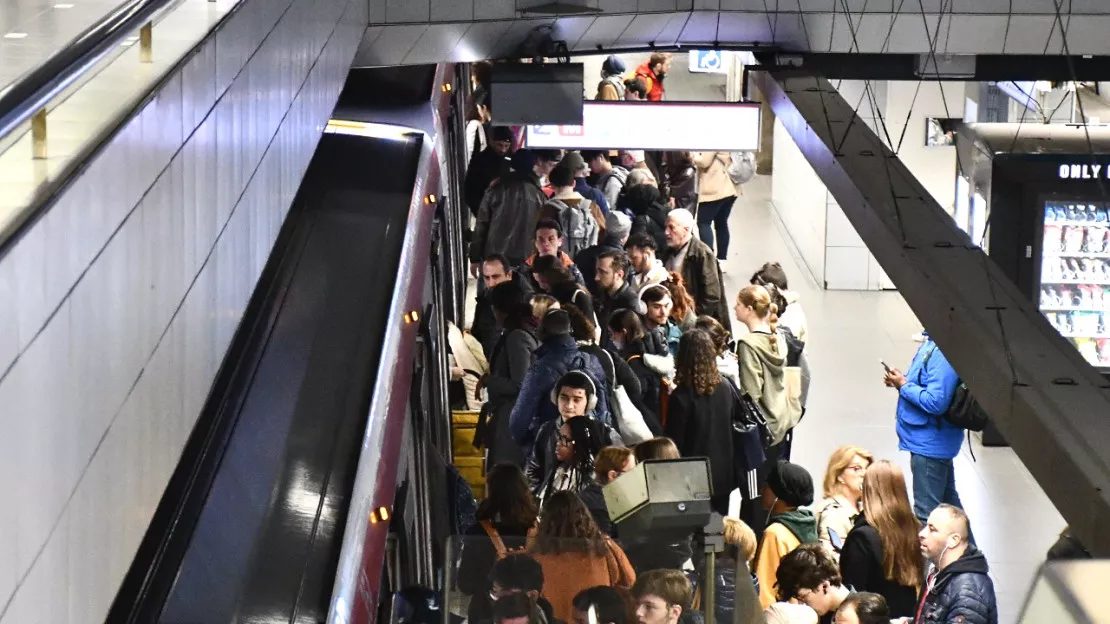 Pénurie de chauffeurs de bus, pannes du métro : tout le monde déteste les TCL ?