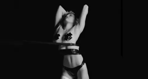 Miley Cirus dévoile une vidéo très... hot !